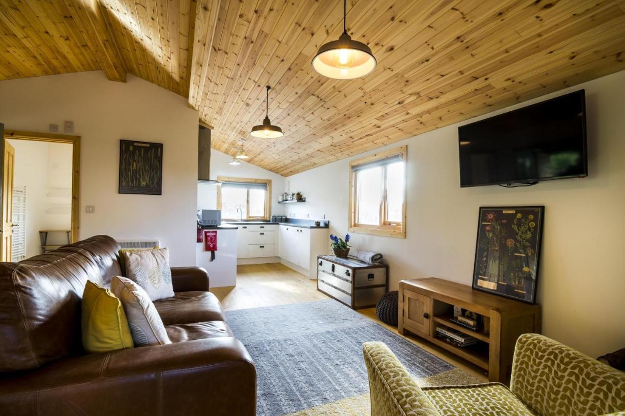 Laurel Lodge - 2 Bedroom Log Cabin - St Florence Saint Florence 外观 照片