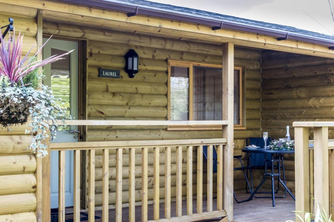Laurel Lodge - 2 Bedroom Log Cabin - St Florence Saint Florence 外观 照片