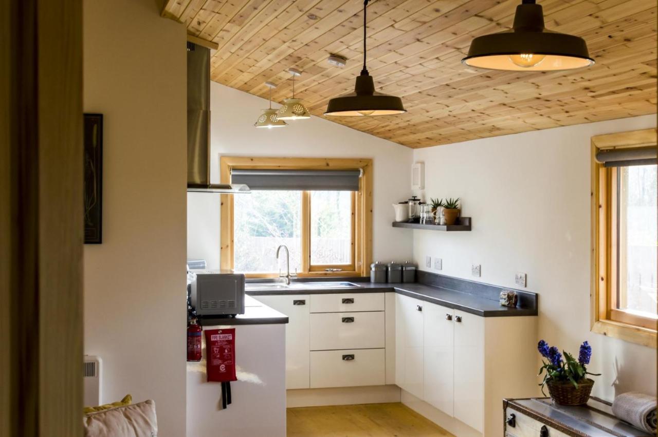 Laurel Lodge - 2 Bedroom Log Cabin - St Florence Saint Florence 外观 照片