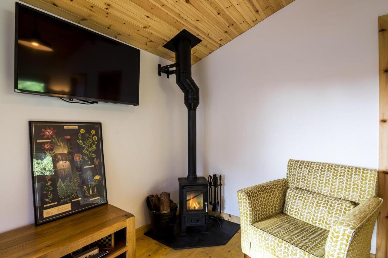 Laurel Lodge - 2 Bedroom Log Cabin - St Florence Saint Florence 外观 照片