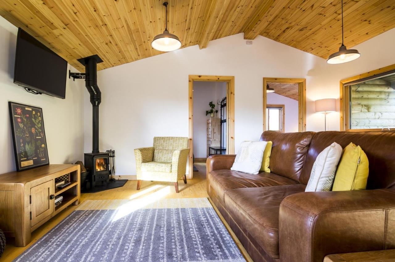 Laurel Lodge - 2 Bedroom Log Cabin - St Florence Saint Florence 外观 照片